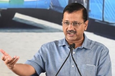 भाजपा कार्यकर्ताओं से बोले केजरीवाल- पेमेंट वहीं से लो, काम हमारे लिए करो