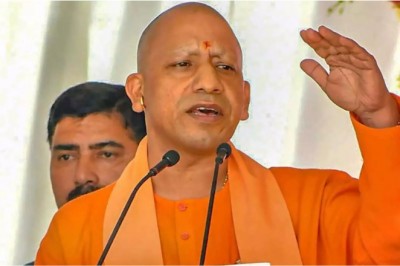 सीएम योगी ने पहले हेल्थ ATM का किया शुभारंभ, बोले- सरकारी अस्पताल बनेंगे हाईटेक