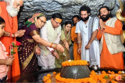 Cm Dhami B'day: हारकर जीतने वाले सियासी बाजीगर बने धामी, लोग कहते हैं- फ्लॉवर नहीं फायर भी हैं पुष्कर