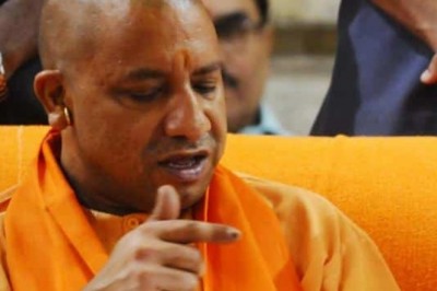 सीएम योगी ने आबकारी सिपाहियों के पद पर चयनित अभ्यर्थियों को दिया नियुक्ति पत्र