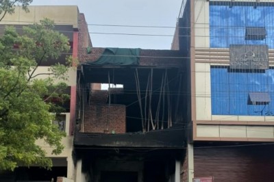 Agra Fire: अस्पताल में लगी भीषण आग, डॉक्टर और बेटा-बेटी की जलकर मौत