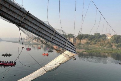 पीएम के दौरे से पहले मोरबी अस्पताल के रंग रोगन पर बवाल, विपक्ष ने की कड़ी आलोचना