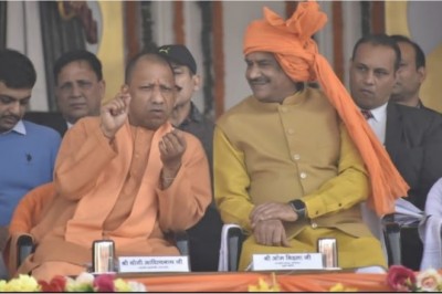 UP: एमपी संस्थापक सप्ताह समारोह में बोले योगी-भारत को विकसित राष्ट्र बनाने में नौजवानों की भूमिका अहम