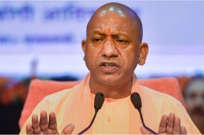 छुट्टा जानवरों की समस्या से मिलेगी राहत: सीएम योगी का निर्देश, गोशालाओं के लिए बनाएं सेल्फ सस्टेनेबल मॉडल