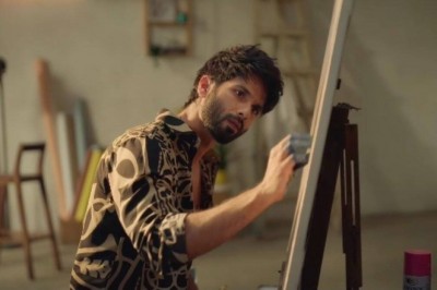 Farzi Teaser: शाहिद कपूर ने नए साल पर दिया फैंस को बड़ा तोहफा, वेब सीरीज 'फर्जी' का टीजर आउट