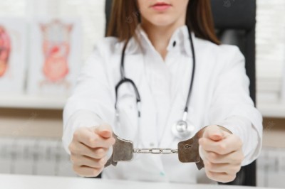 नौगांव की पशु चिकित्साधिकारी गिरफ्तार, विजिलेंस ने आठ हजार रुपये की रिश्वत लेते रंगेहाथ पकड़ा