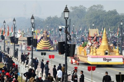 Republic Day: कर्तव्य पथ पर झांकियों में दिखी नारीशक्ति की झलक, इन राज्यों में दिखाया दमखम