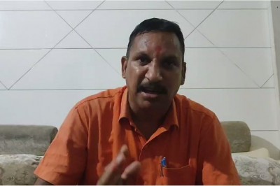 UP: हिंदू महासभा के प्रदेश प्रवक्ता नजरबंद, चारबाग स्थित खम्मनपीर मजार को हटाने की मांग की थी