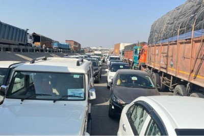 लखनऊ: भारी वाहनों को नहीं मिला प्रवेश, मोहनलालगंज में छह घंटे तक लगा रहा जाम