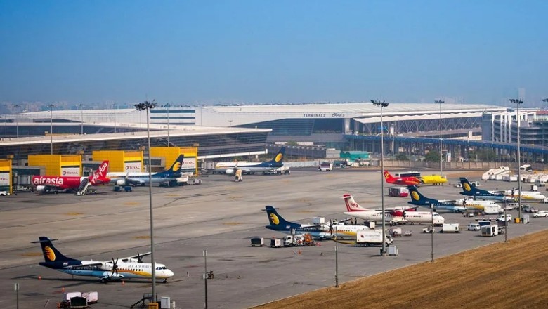 दुबई जा रही फ्लाइट की दिल्ली में सुरक्षित लैंडिंग, 1000 फीट ऊंचाई पर पक्षी टकराने के बाद लौटी थी वापस