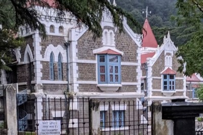 Uttarakhand: हाईकोर्ट ने सरकार को दिए निर्देश, राजीव भरतरी को मंगलवार को दें PCCF पद पर चार्ज