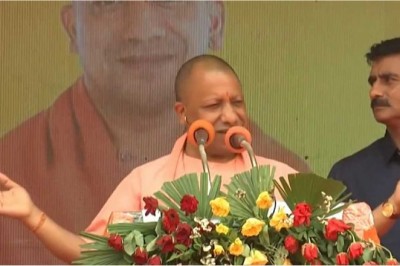 मुख्यमंत्री योगी बोले - जाति, मजहब का नहीं सपा व बसपा का कचरा साफ करने को है निकाय चुनाव