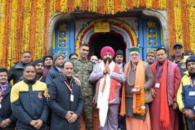 राज्यपाल लेफ्टिनेंट जनरल गुरमीत सिंह (से.नि.) ने बाबा केदारनाथ के किए दर्शन, विशेष पूजा कर विश्व कल्याण की करी कामना