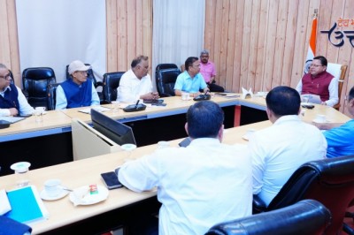 मुख्यमंत्री श्री पुष्कर सिंह धामी ने उच्च स्तरीय बैठक के दौरान अधिकारियों को निर्देश दिये