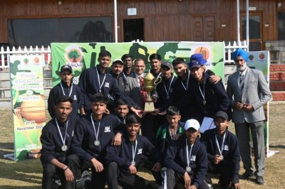 एशियन स्कूल ने जीता 8वीं सेलाकुई क्रिकेट टूर्नामेंट का खिताब