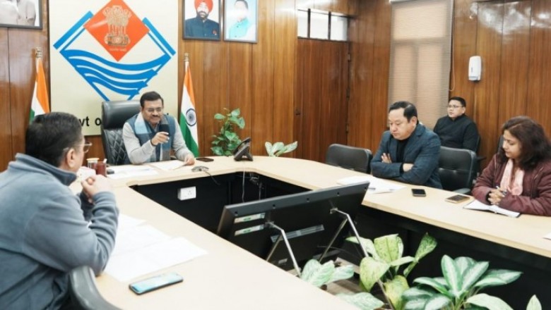 मुख्य सचिव श्री आनन्द बर्द्धन ने सोमवार को सचिवालय में पीएम प्रगति के अंतर्गत योजनाओं की समीक्षा की