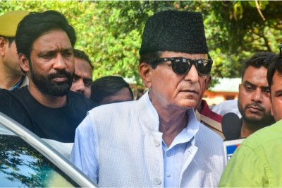 Lucknow: यूपी डीजीपी से मिला सपा का प्रतिनिधिमंडल, आजम खां सहित सभी नेताओं के मुकदमे वापस लेने की मांग की