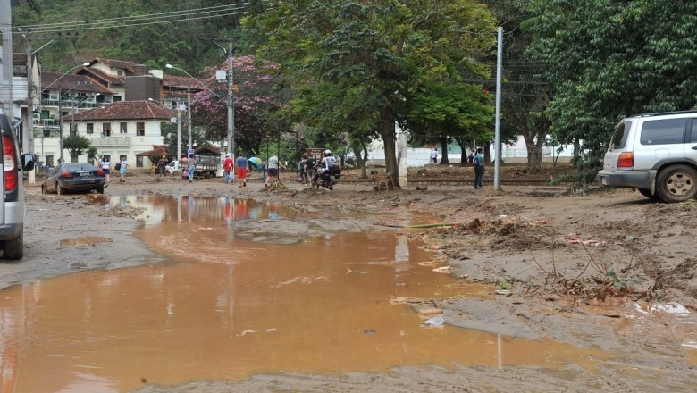 बाढ़ की चपेट में आए उत्तर प्रदेश के 1100 से ज्यादा गांव ,जनजीवन अस्त-व्यस्त