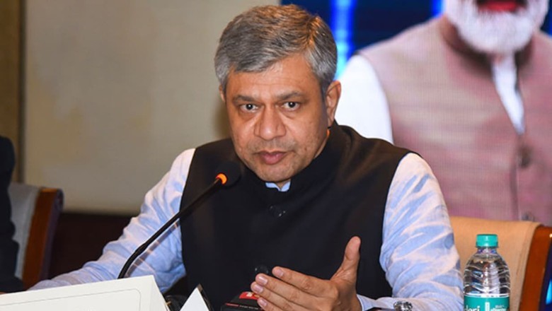 सरकार ने टेलीकॉम कंपनियों को दिया टारगेट, कहा- जल्दी शुरू करें 5जी सर्विस