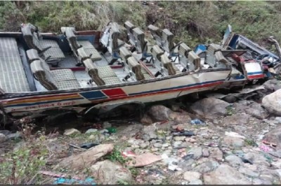 Uttarakhand Accident: पौड़ी के बीरोंखाल में बरातियों से भरी बस खाई में गिरी, 25 लोगों की मौत, 21 घायल
