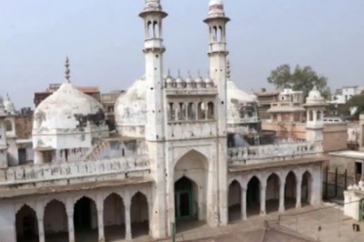 Gyanvapi Case: सर्वे में मिले शिवलिंग की कार्बन डेटिंग पर कोर्ट का फैसला टला
