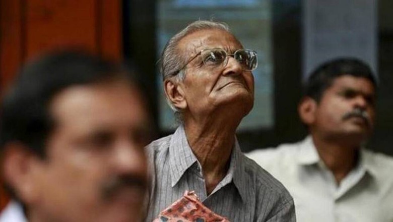 गोरखपुर: 3200 पेंशनरों से नियम विरुद्ध वसूला कर, विद्युत मूल्य और फिक्स चार्ज जोड़ा