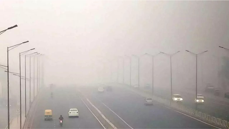 AQI Delhi-NCR: प्रतिबंध के बाद भी जले पटाखे, कई जगह 400 पार हुआ एक्यूआई