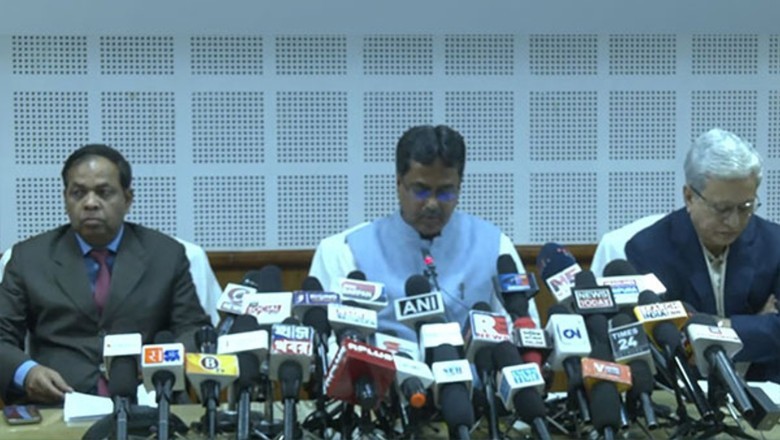 DA-DR Hike News: नए साल में सरकारी कर्मियों को शानदार तोहफा, पार्ट टाइम वर्करों के लिए भी हुआ बड़ा एलान