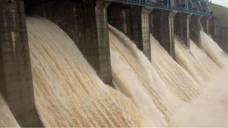 कर्नाटक-महाराष्ट्र में अब अलमाटी बांध पर तकरार, फडणवीस बोले- काम रोकें वर्ना सुप्रीम कोर्ट जाएंगे
