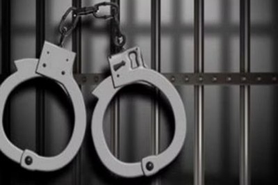 आठ लाख में बेची जा रही थी बीएएमएस की फर्जी डिग्री, दो डॉक्टर समेत कॉलेज का संचालक गिरफ्तार