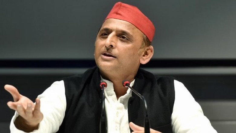 योगी सरकार के दावों पर अखिलेश ने उठाए सवाल, पूछा- पहले साइन हुए एमओयू कितना जमीन पर उतरे