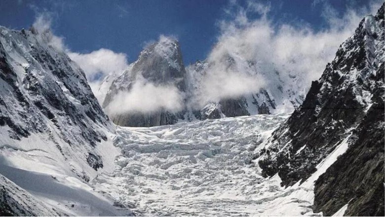 Uttarakhand: नीति घाटी के मलारी में टूटा ग्लेशियर, बर्फ के बवंडर से दहशत में लोग