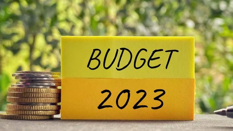 Budget 2023: सिगरेट की कीमत बढ़ेगी, मोबाइल और टीवी की कम होंगी