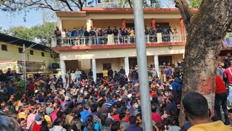 Dehradun : युवाओं को नहीं अब भरोसा, बोले-क्या गारंटी है और परीक्षाओं में नहीं हुई धांधली
