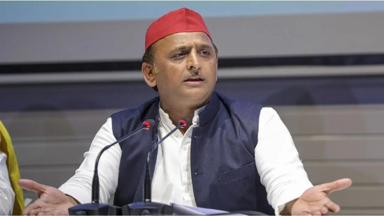 UP: 56 एसडीएम एक ही जाति से बनाने पर अखिलेश का जवाब