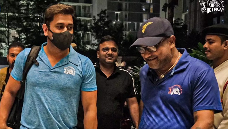 आईपीएल की तैयारी के लिए चेन्नई पहुंचे कप्तान महेंद्र सिंह धोनी, CSK ने किया जोरदार स्वागत