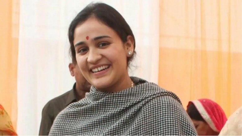 लखनऊ मेयर के लिए मुलायम की बहू अपर्णा यादव प्रमुख दावेदारों में