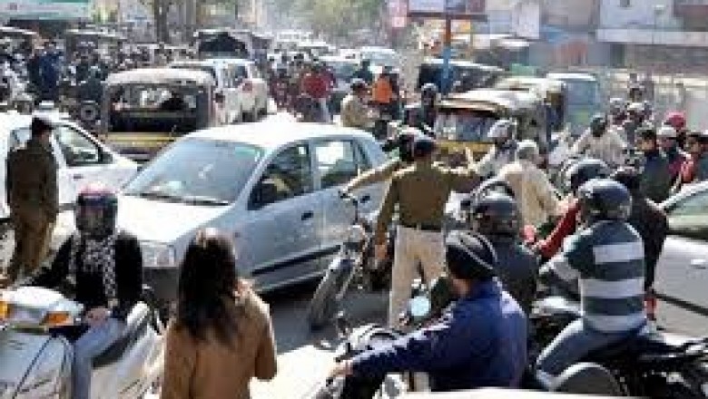 राजधानी में बढ़ता ट्रैफिक जाम