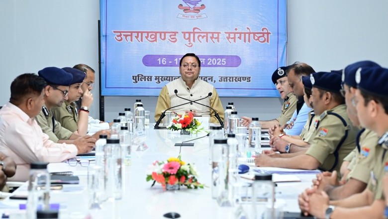 मुख्यमंत्री पुष्कर सिंह धामी ने एसएसपी व एसपी को थानों में जनसुनवाई के दिए निर्देश