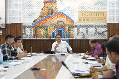 जिलाधिकारी सौरभ गहरवार ने की प्रशासनिक तैयारियों की समीक्षा