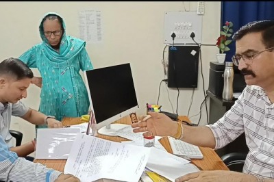 मा0 सीएम के सेवा, संवेदना और सुशासन की मिसाल, जनता दरबार में 70 वर्षीय वृद्धा को 10 मिनट में मिला समाधान