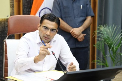 आज फिर एक लाचार परिवार की लग गई नैया पार 3 बच्चों का छात्रवास में दाखिला