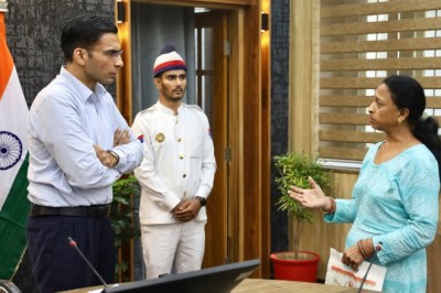 क्रूर  बिगड़ैल गुंडे बेटे, विधवा मां विजयलक्ष्मी, और जिला प्रशासन देहरादून!