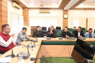 मसूरी विंटरलाईन कार्निवाल 2025 की तैयारियों को लेकर समीक्षा