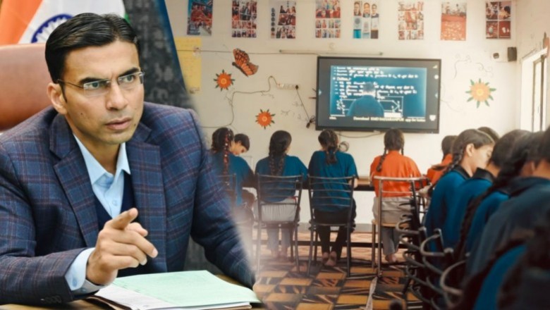 मा0 मुख्यमंत्री के निर्देशानुसार सरकारी विद्यालयों में डिजिटल एजुकेशन की दिशा में जिला प्रशासन के कदम तेज,880 एलईडी टीवी का स्टॉक हुआ तैयार