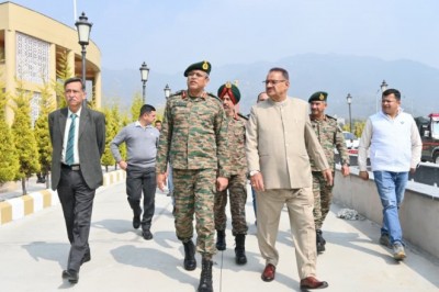 सैनिक कल्याण मंत्री गणेश जोशी से मिले मध्य कमान के आर्मी कमाण्डर, सैन्यधाम का किया संयुक्त निरीक्षण