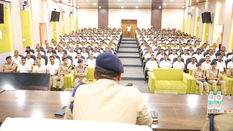 *पुलिस सेवा की गरिमा, अनुशासन तथा कर्तव्यनिष्ठा का समझाया महत्व*