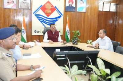 शहर और आसपास के क्षेत्रों में पीक ऑवर और रात की गस्त बढ़ायी जाए: मुख्य सचिव