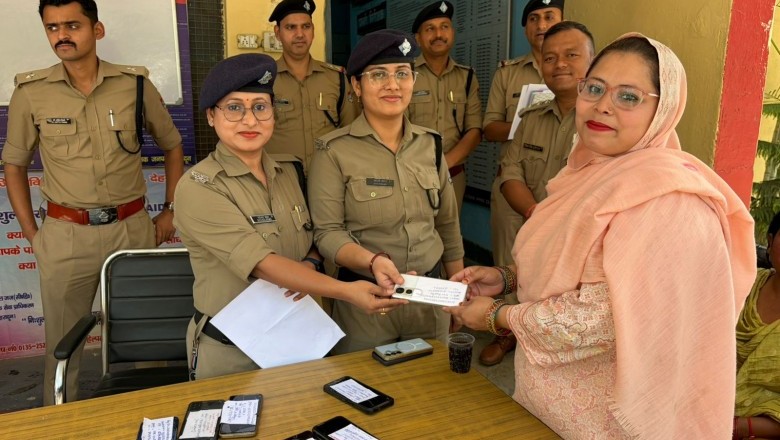 खोये मोबाइलों को वापस लौटाकर दून पुलिस ने बिखेरी चेहरों पर मुस्कान