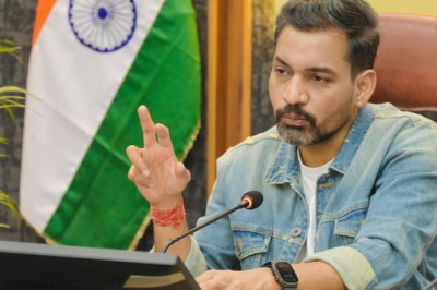 जिलाधिकारी ने जलभराव संभावित क्षेत्रों में त्वरित प्रतिक्रिया दल (क्यूआरटी) की नियमित निगरानी सुनिश्चित करने के निर्देश दिए